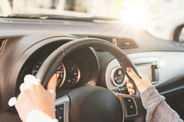 沒(méi)考駕照能不能買車？買的車違章扣分了怎么辦？