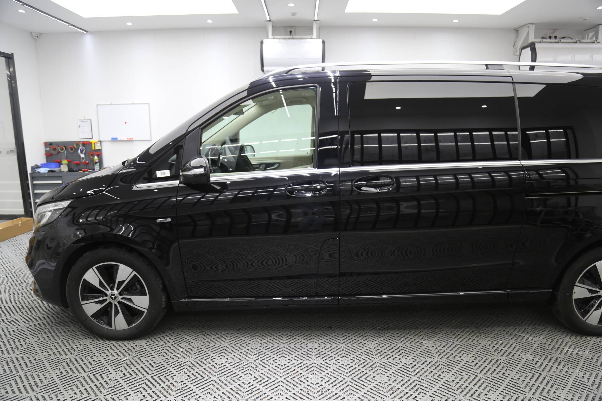 智慧的领航者奔驰v260l全车装贴xpel隐形车衣透明保护膜