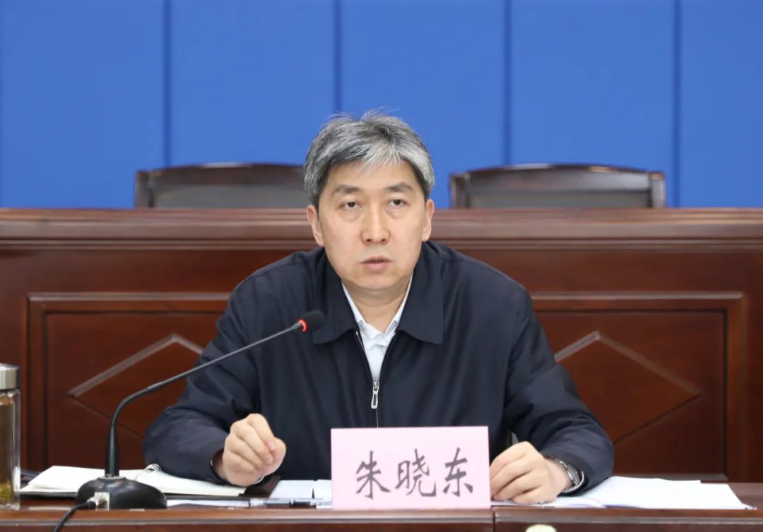 朱晓东在市人社局调研"人人持证,技能社会"建设工作