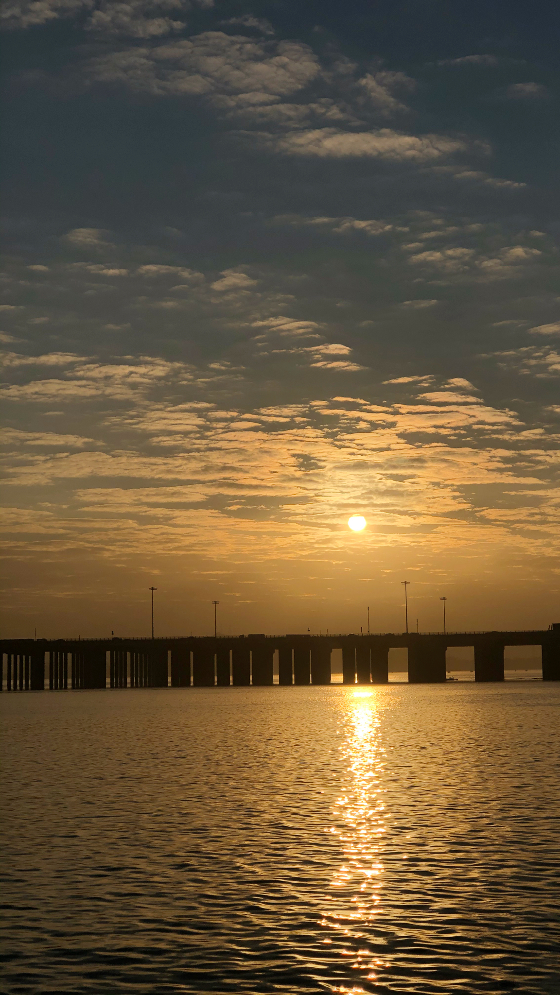 深圳前海湾海边公园,是拍摩天轮和看日落的好去处