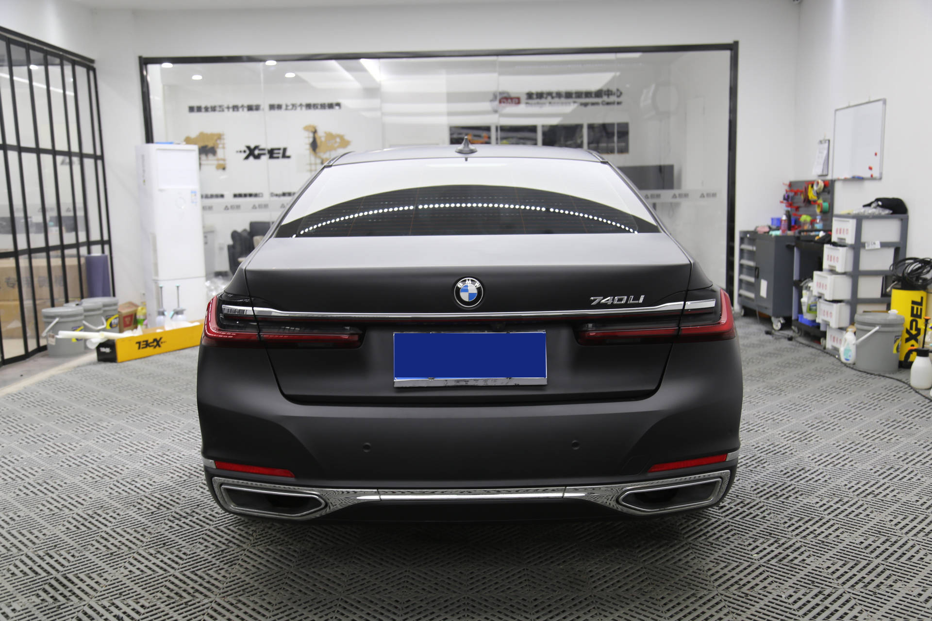 改色膜案例 | 宝马七系全车改色亚面电镀金属黑