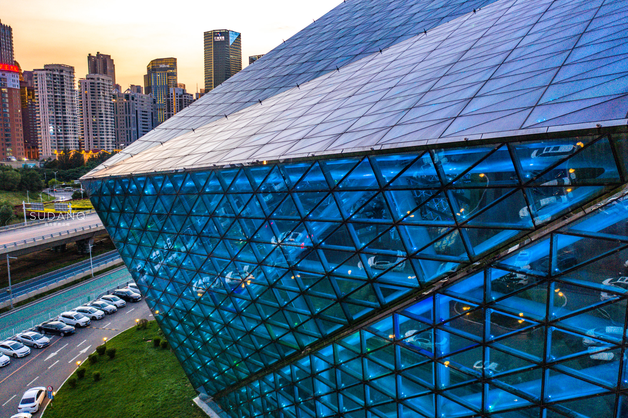 初见沈阳:东北唯一的新一线城市,"大钻石"般的建筑太惊艳