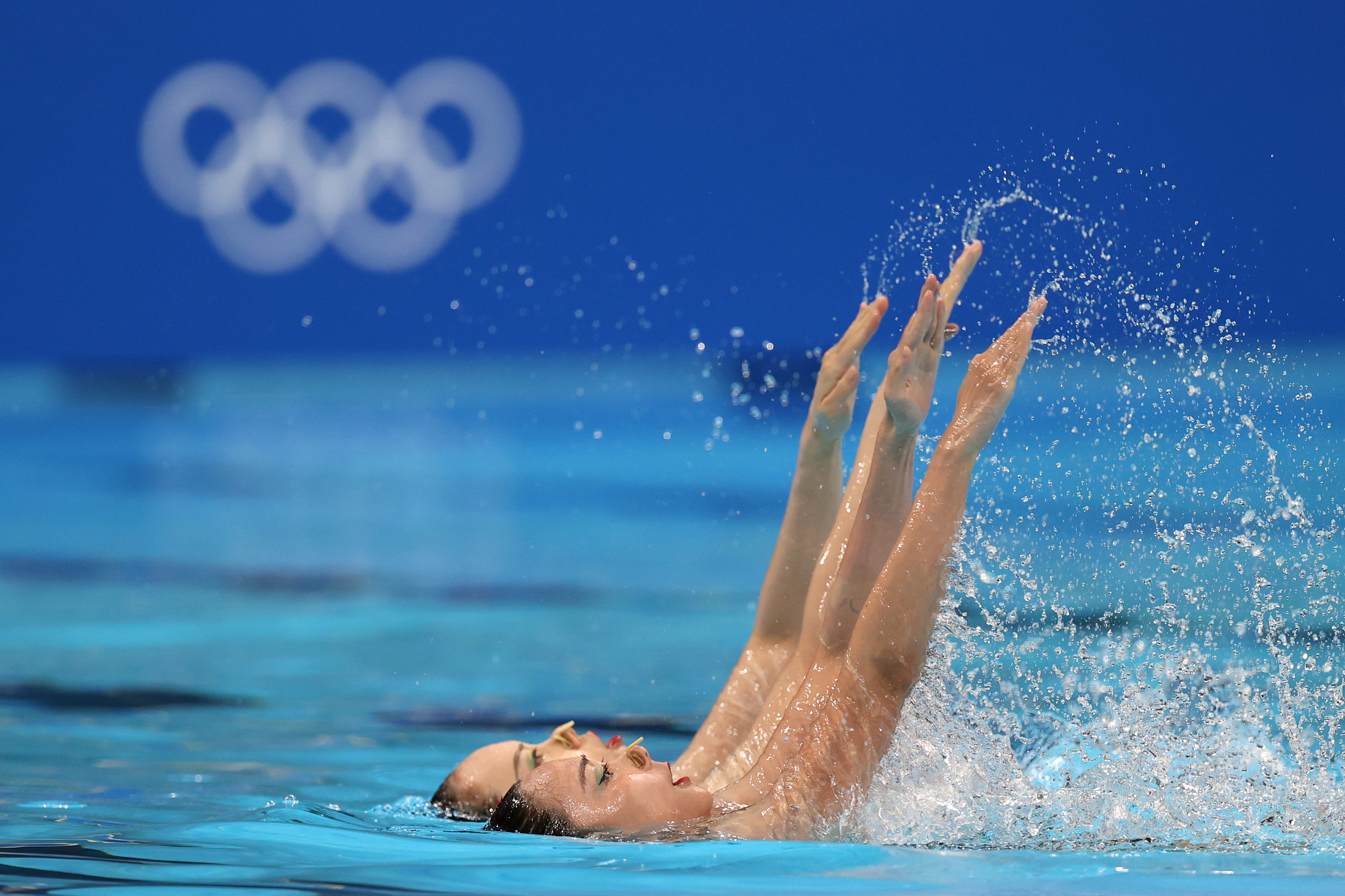 黄雪辰/孙文雁花样游泳摘银 妈妈选手的眼泪融入一池碧水