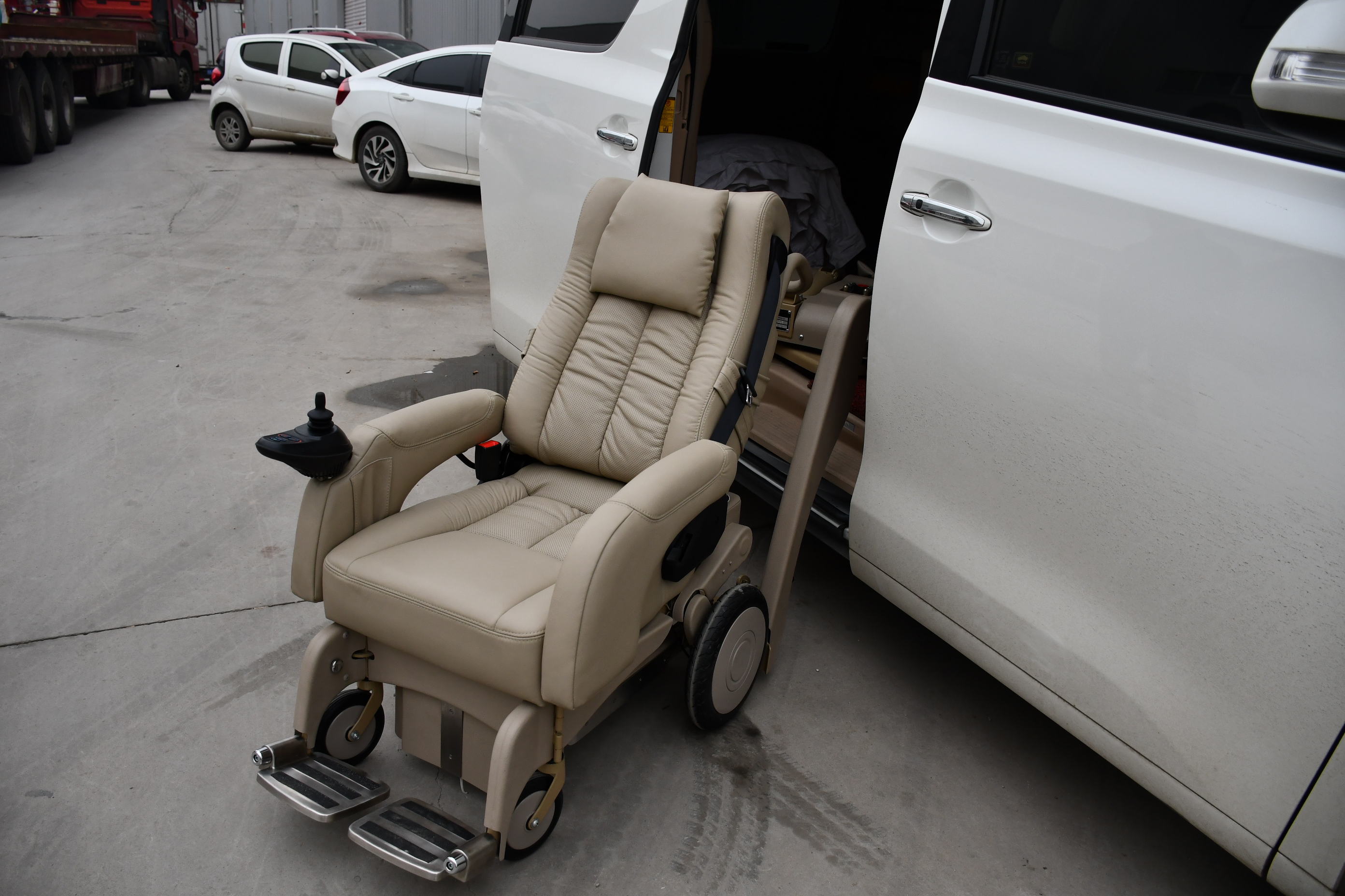 福祉车福祉座椅改装福祉轮椅改装老龄化人出行的首选交通工具