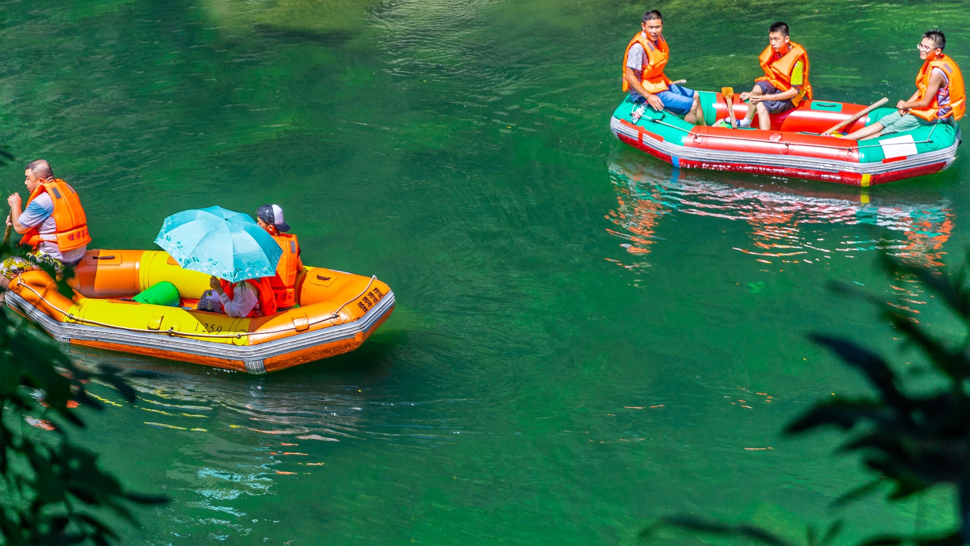 安徽石台怪潭漂流,还你17度的清凉一夏__凤凰网