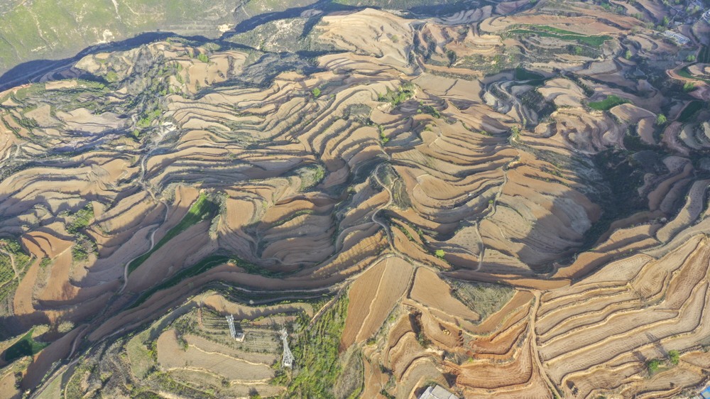 雙鶴鄉位於鄉寧縣東南部,北連管頭,臺頭,東通光華,西接關王廟,南靠