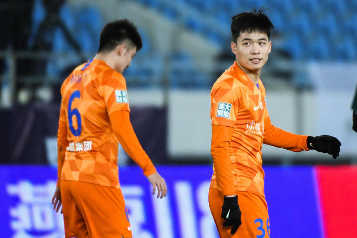 据此前报道,西甲格拉纳达有意引入山东泰山小将段刘愚.