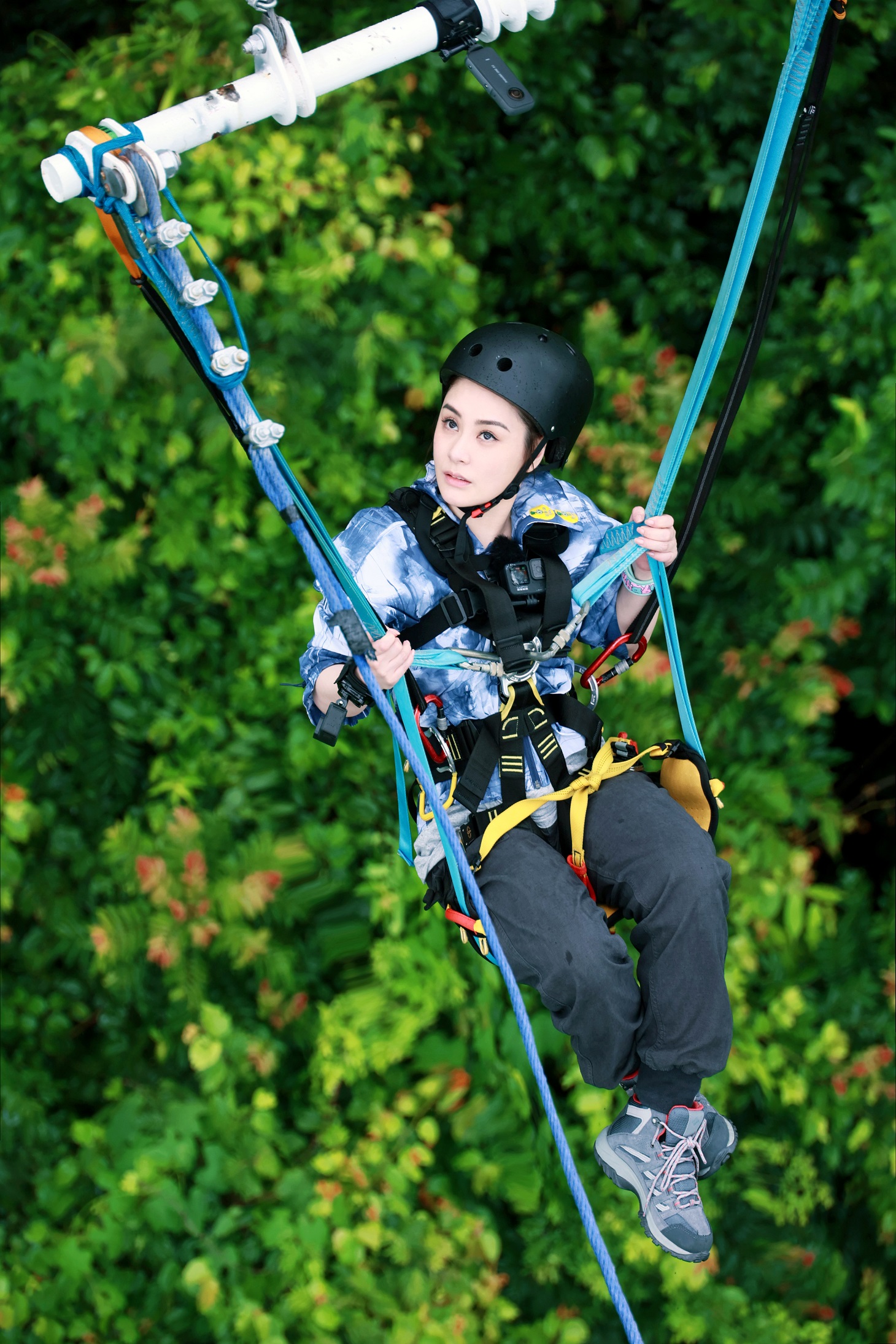 twins《完美的夏天2》热播中 阿sa阿娇挑战"魔鬼秋千"超刺激