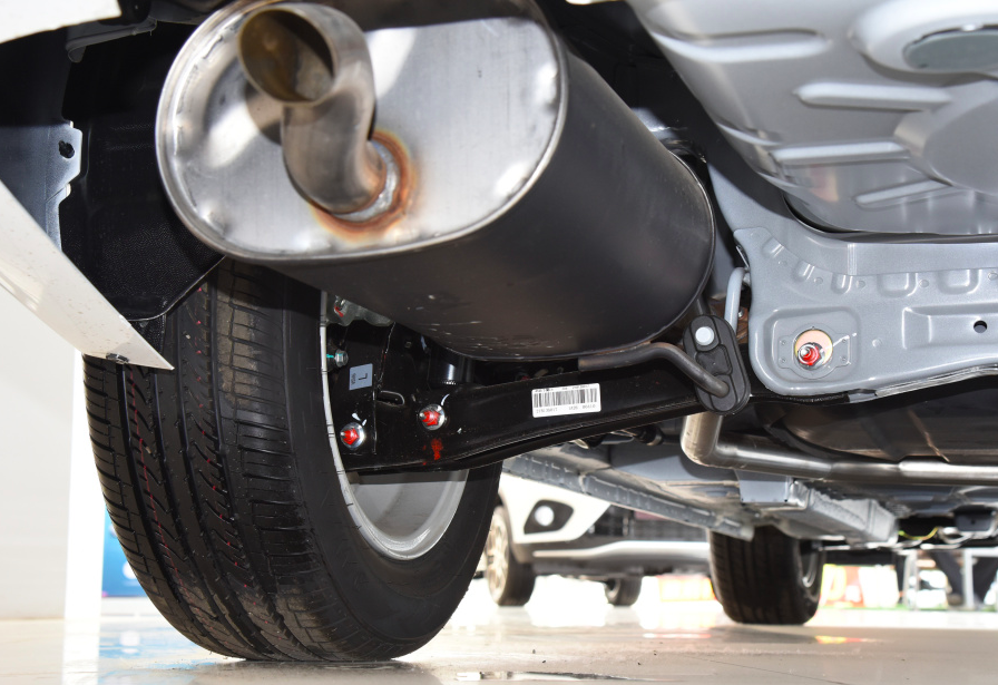 4万多就有前后独悬月销仅9辆东南a5翼舞输在哪