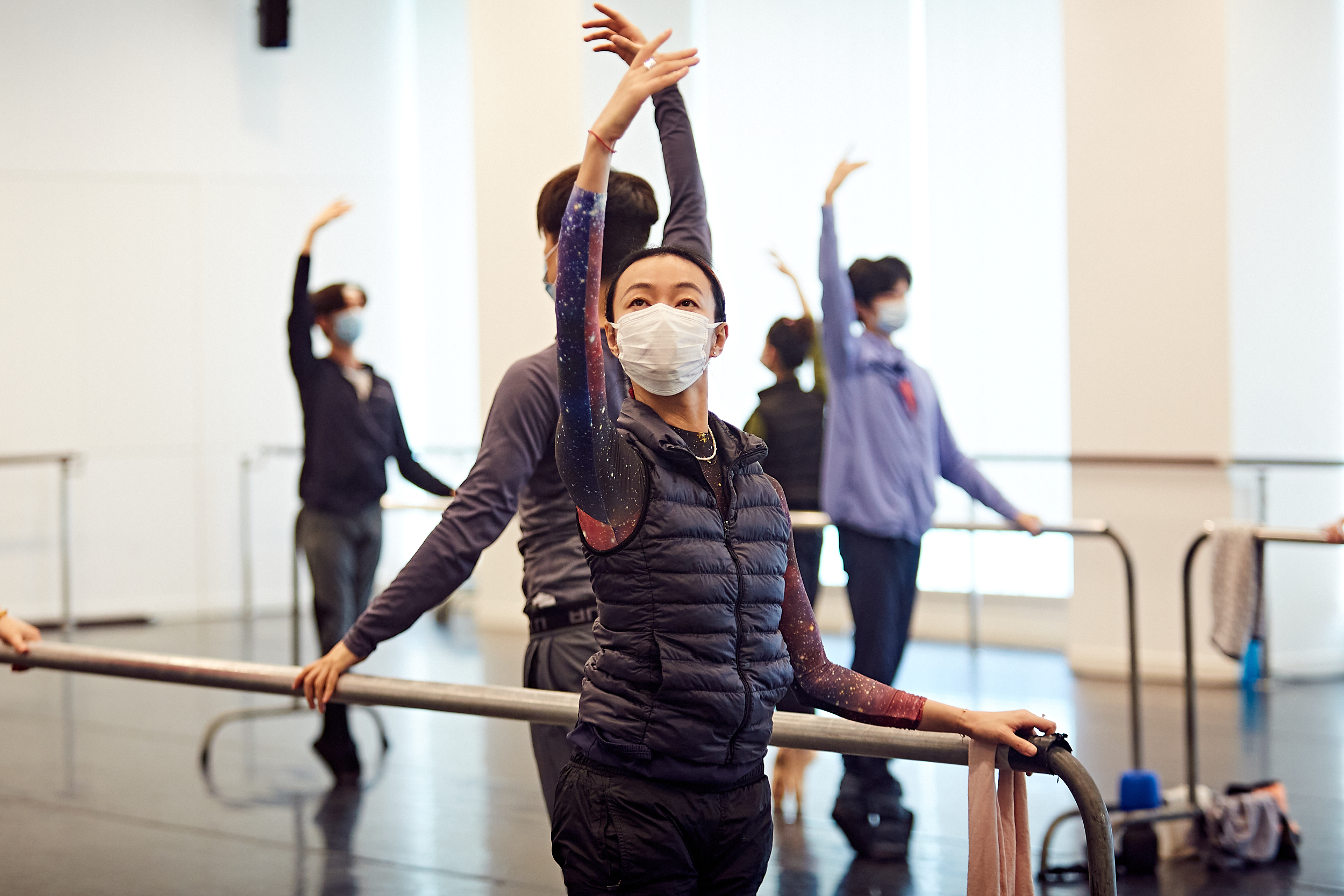 2022年6月1日,首席舞蹈演员范晓枫在训练中.澎湃新闻记者 朱伟辉 图