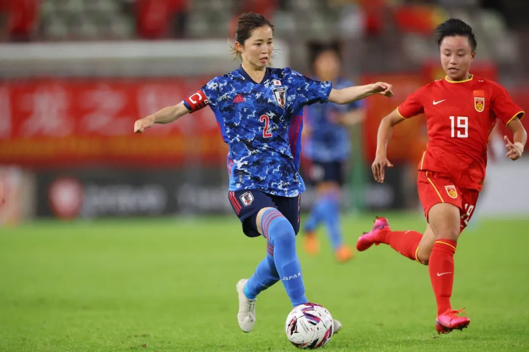2022年7月26日，日本，2022东亚杯女足第3轮，中国女足0-0日本女足。张琳艳追防。（图｜视觉中国）