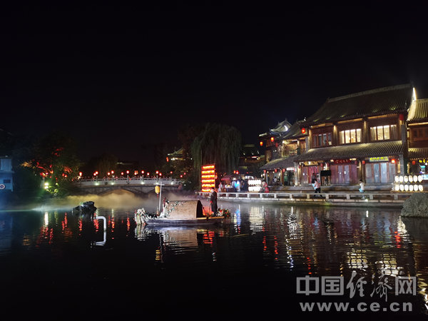 洛邑古城夜景（中国经济网记者 武晓娟/摄）
