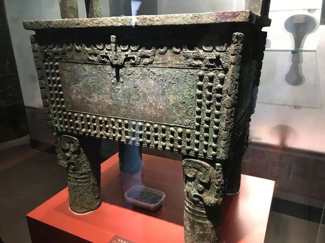 殷墟博物馆展出的司母辛鼎