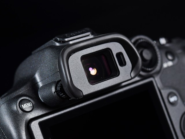 【有料评测】佳能EOS R7评测:全能的便携微单相机