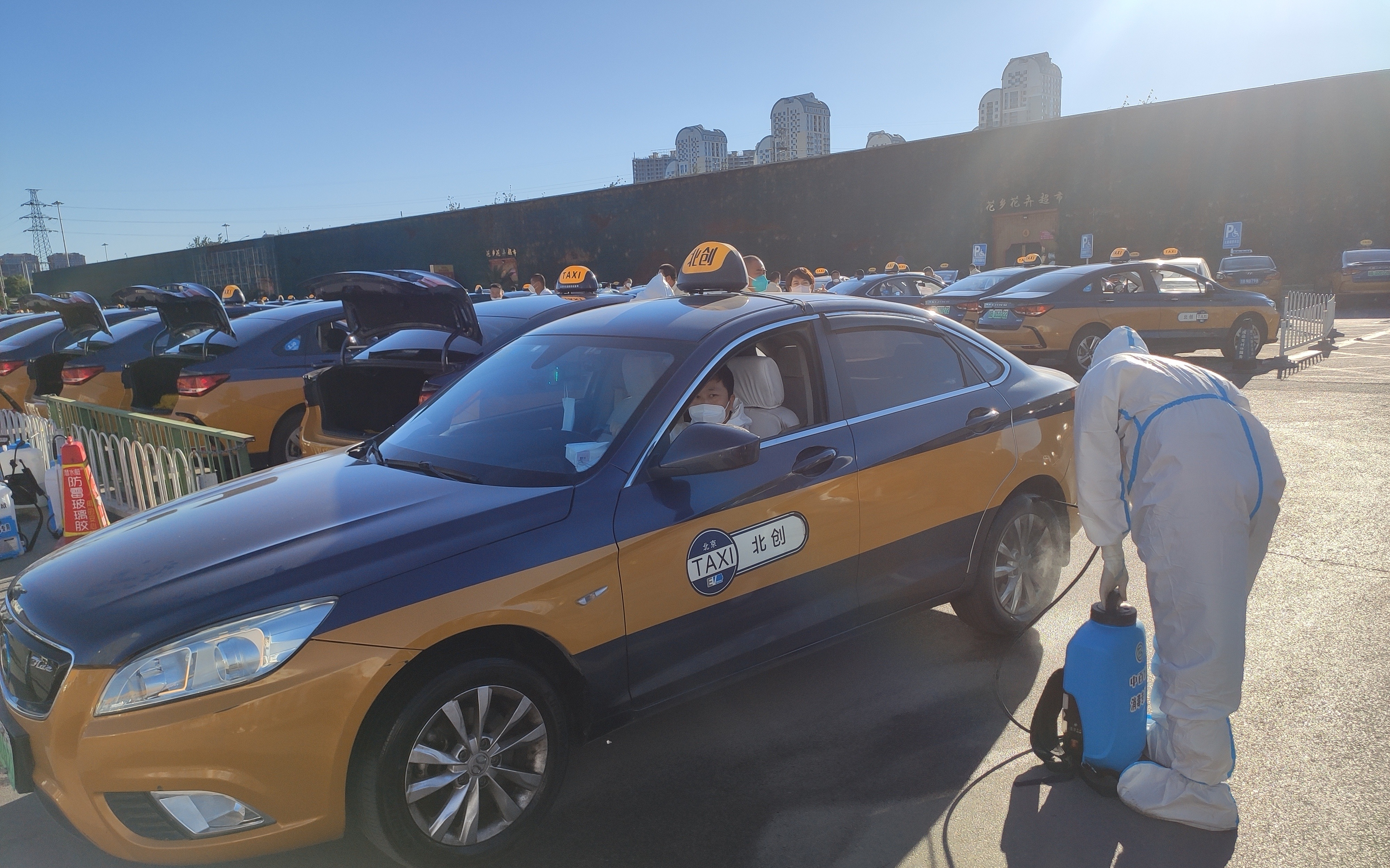 出租车点对点接送丰台封管控区考生已被送至隔离酒店考点