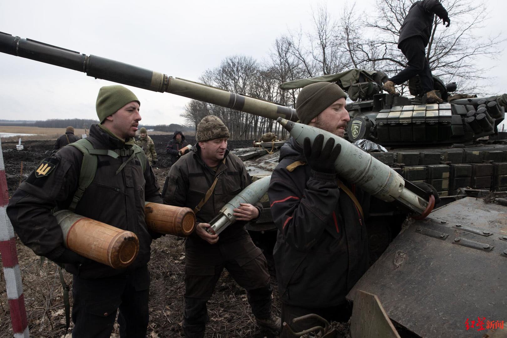 乌方担心战争可能发生,17日取消了在乌东地区的坦克演习