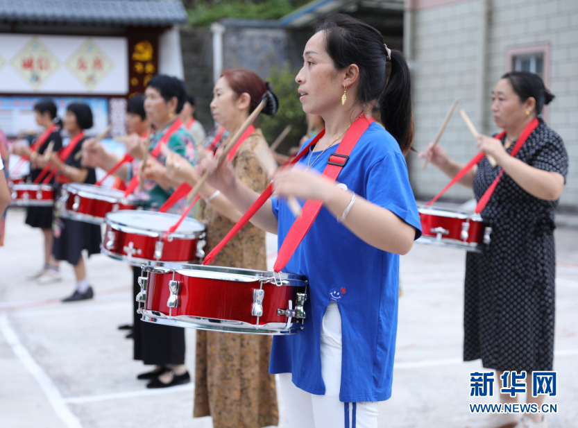 广场舞排练照片图片