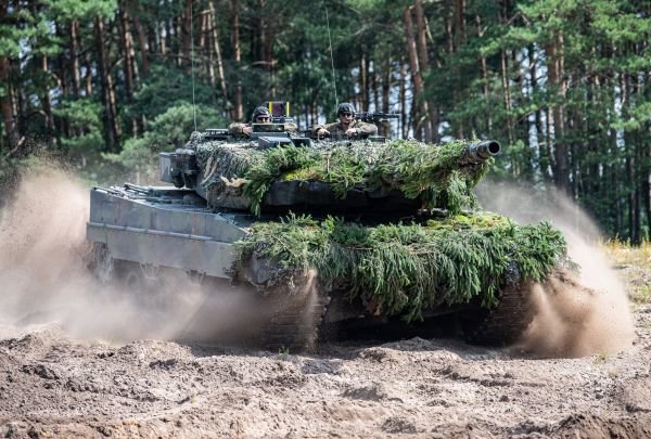 德媒：美国表示支持<em>德国</em>向乌克兰交付“豹”-2主战坦克
