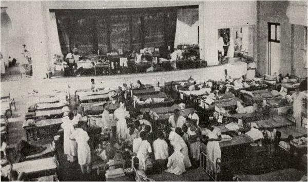 设于震旦大学大礼堂内的第三伤兵医院（图片出处：《中国通讯》1938年4月刊）