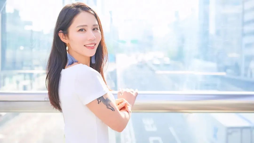名流从千金小姐到AV女郎，提名“芥川奖”的女作家铃木凉美拥有怎样的人生？_凤凰网