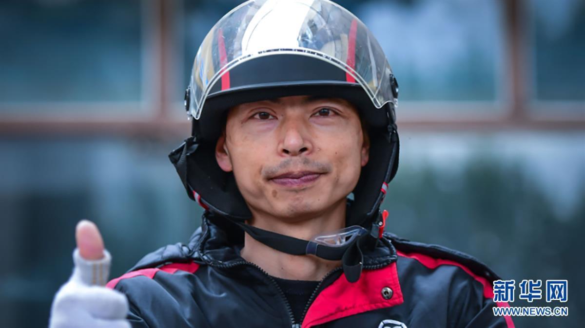 火场救人的快递小哥勇救落水儿童的七旬老人这两位湖北