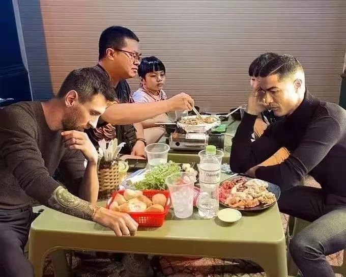 梅罗同框!世界杯最火P图素材,不止于国际象棋