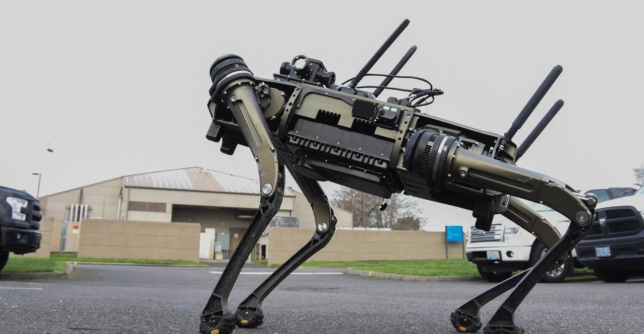 能上山还能下水,现在的机器狗都能水陆两栖了_凤凰网科技_凤凰网