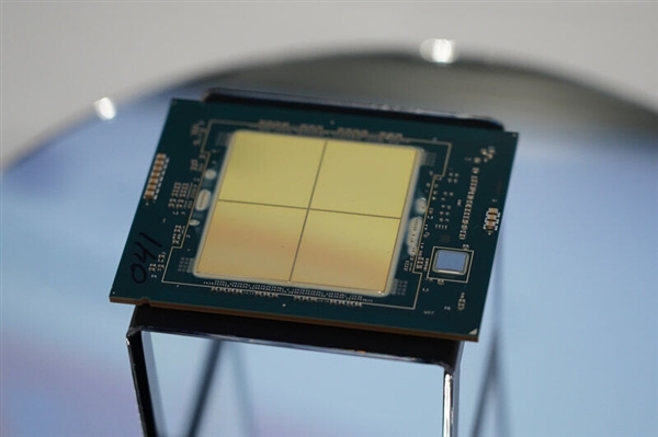 Intel官宣全新数据中心显卡:首发AV1编码、双芯功耗仅75W