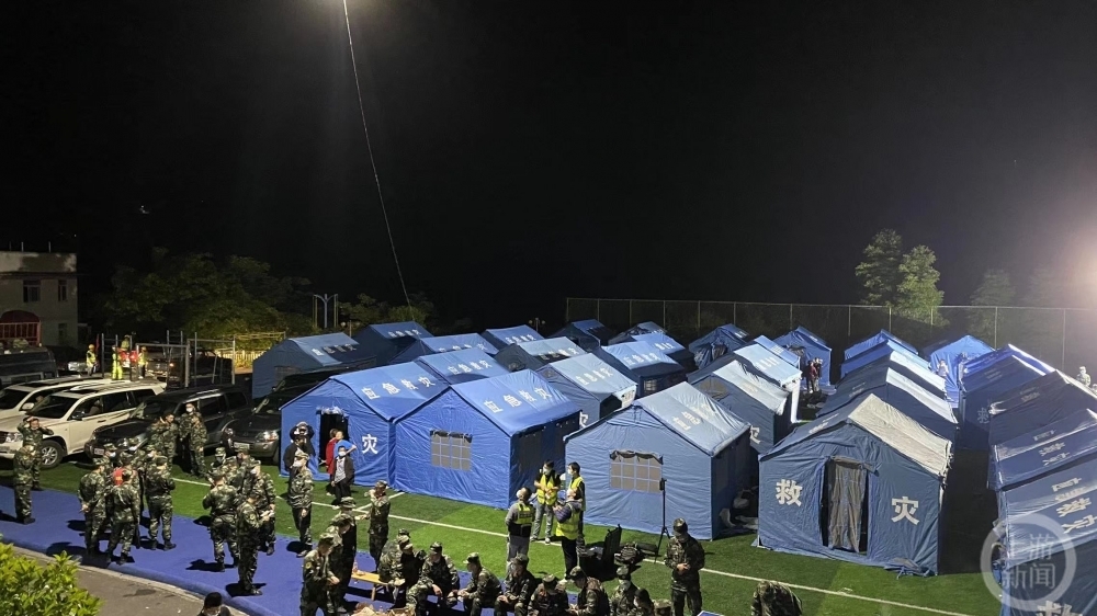 ▲6月1日，四川芦山县，受损群众被安置在太平镇临时安置点。摄影/上游新闻记者 胡磊
