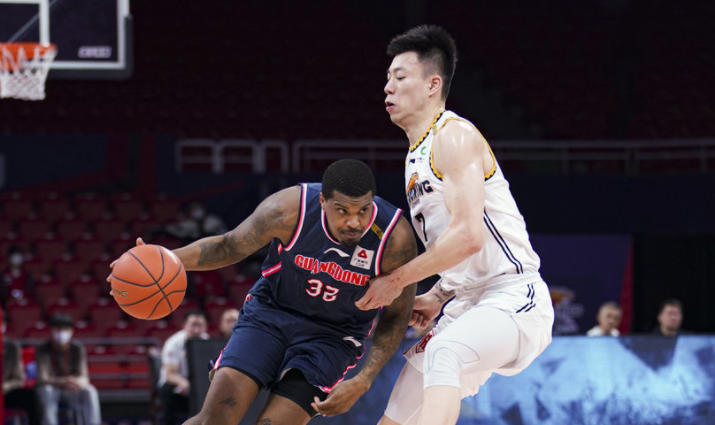 cba顶流杨鸣再度贡献表情包夺赛点乐开花被看好横扫广东