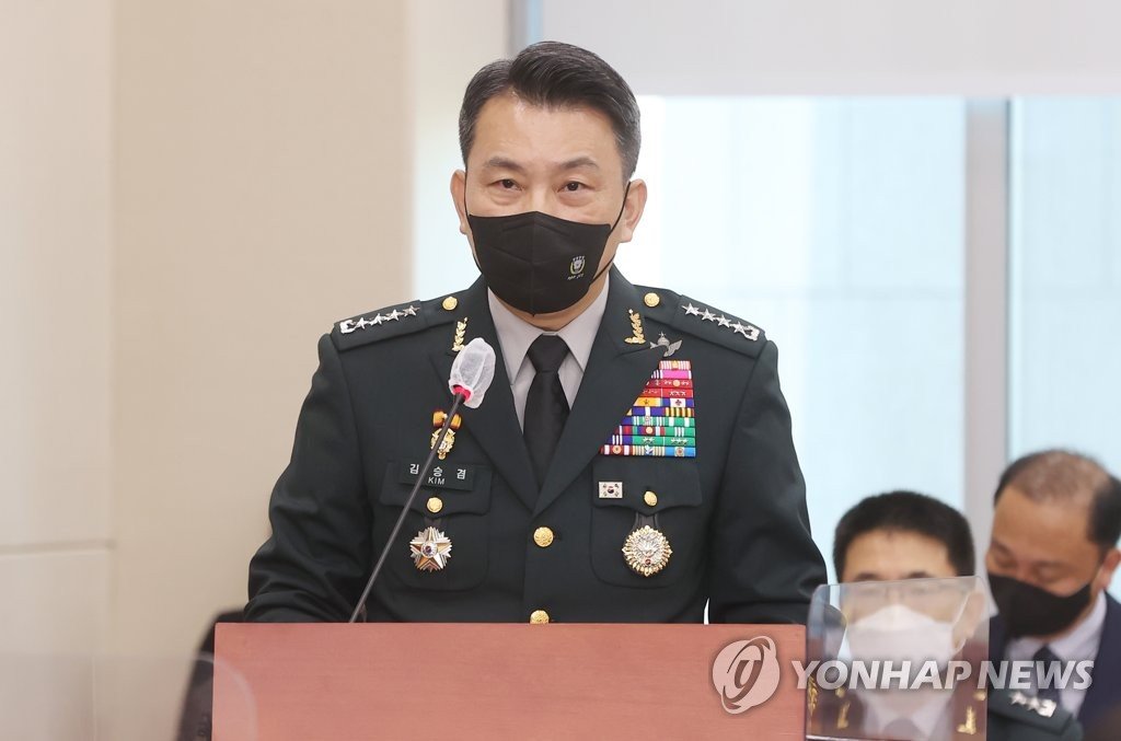 9月19日，韩国国会大楼，韩国联合参谋本部议长金承谦出席国会国防委员会全会并答问。