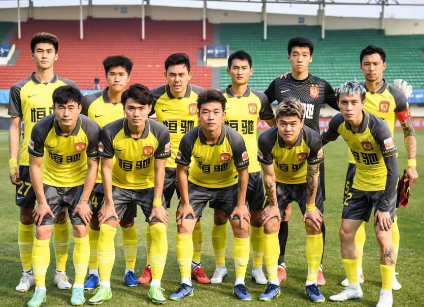 广州足球俱乐部年薪60万封顶5大归化集体走人已成降级第一热门