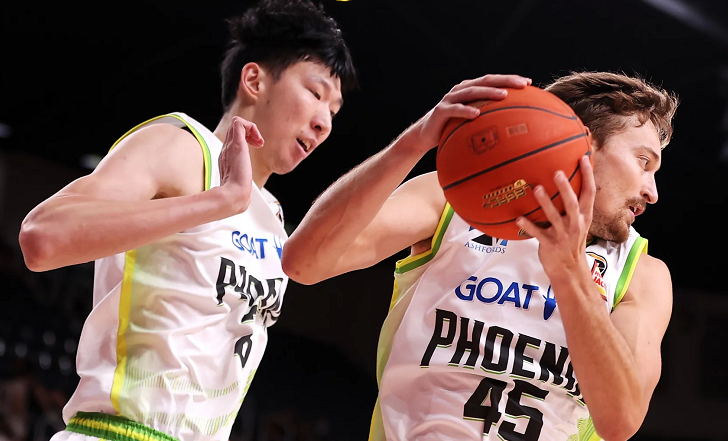 周琦被边缘化凤凰队老板生气主帅即将回归