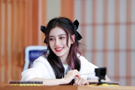 女星潮流秘籍被我找到了!原来靠的是LUCY LEE假发! 女星潮流秘籍被我找到了!原来靠的是LUCY LEE假发!