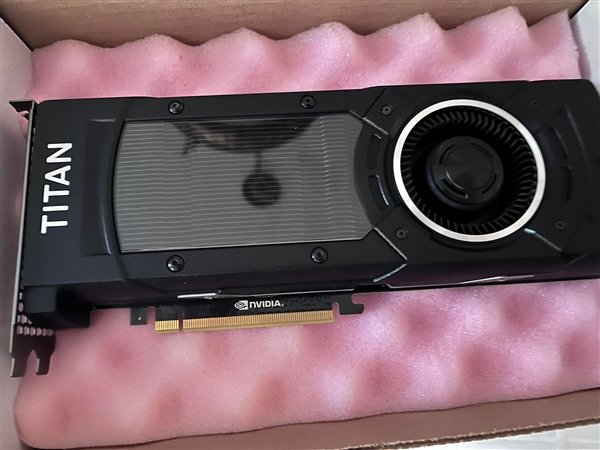 玩家买到诡异的GTX Titan X卡皇:五个接口 少了仨