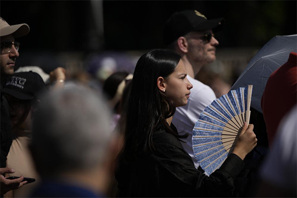 热热热!英国向40℃逼近 极端高温考验国家正常运行