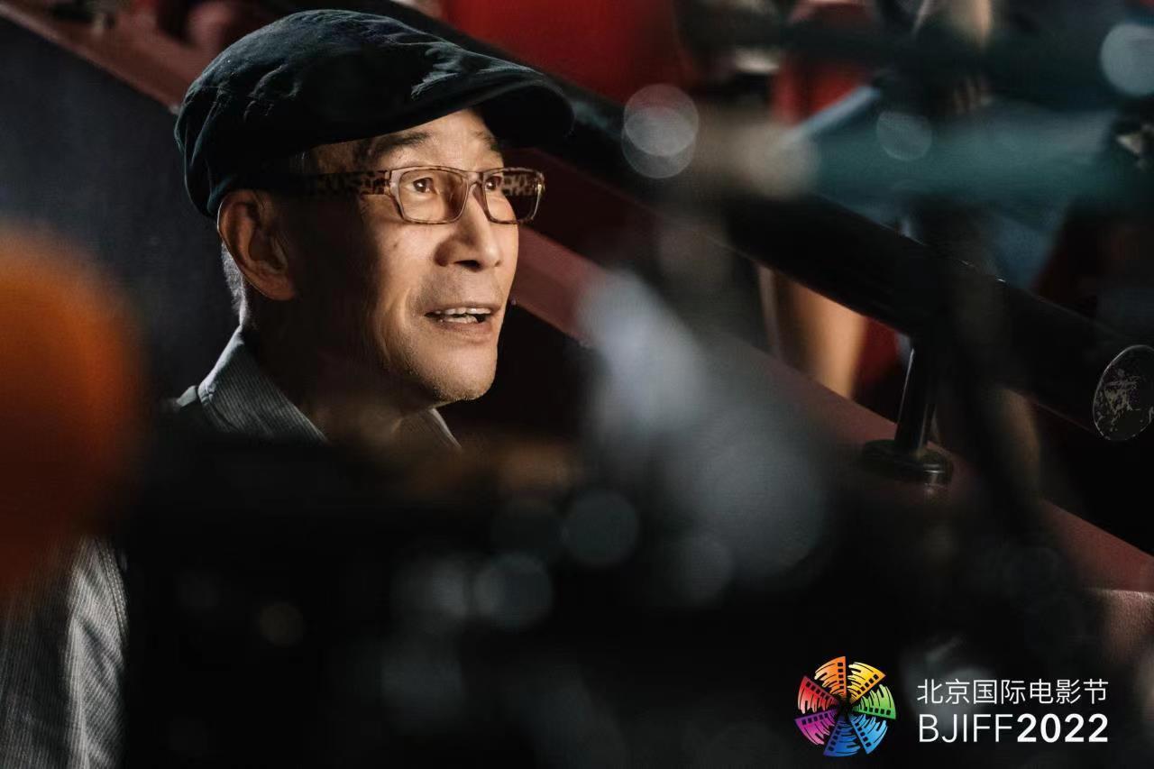 北影节主宣片《开幕》中，李雪健饰演了一位老放映员。 主办方供图