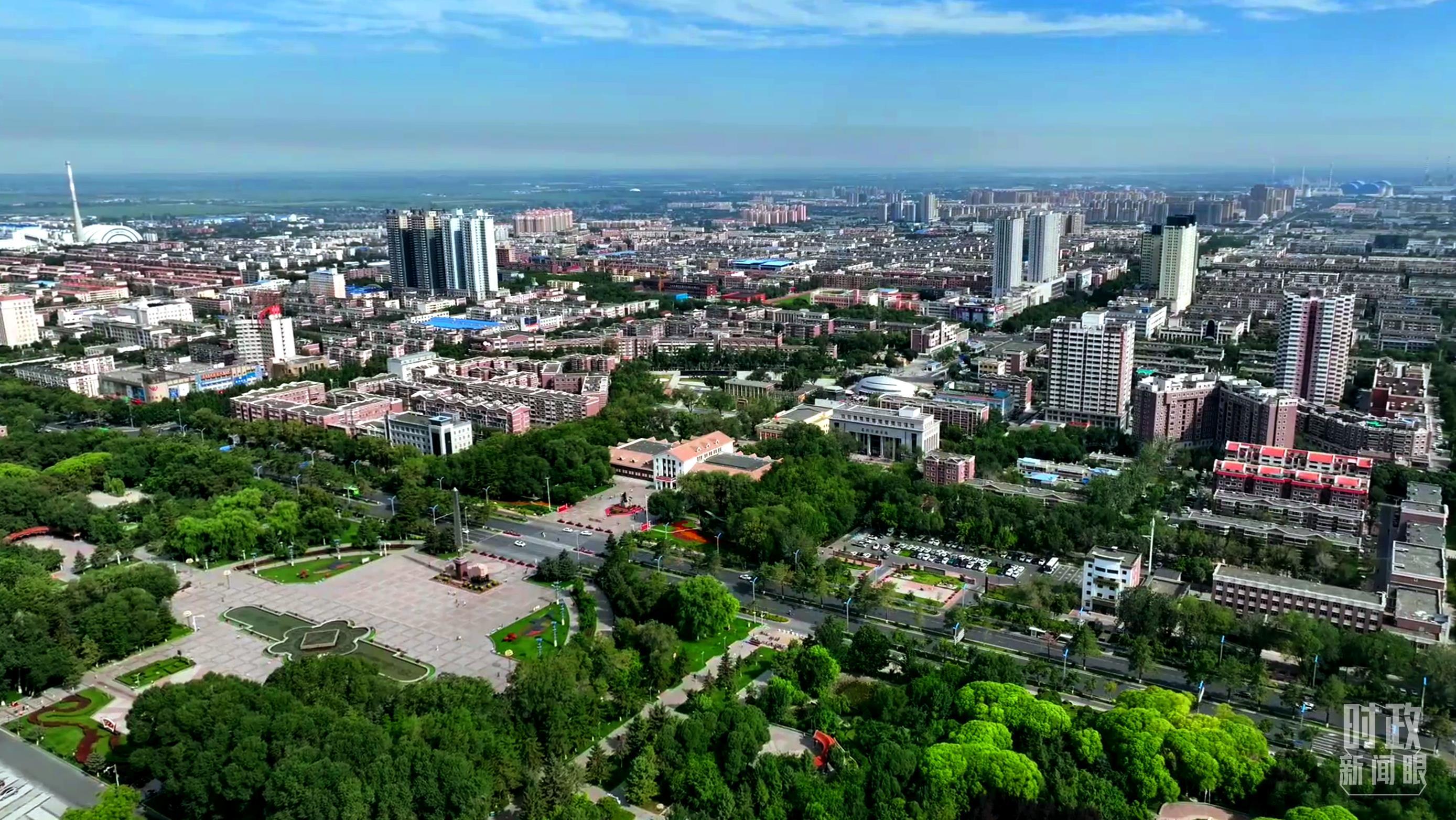 △俯瞰石河子。(总台记者郭培宇拍摄)