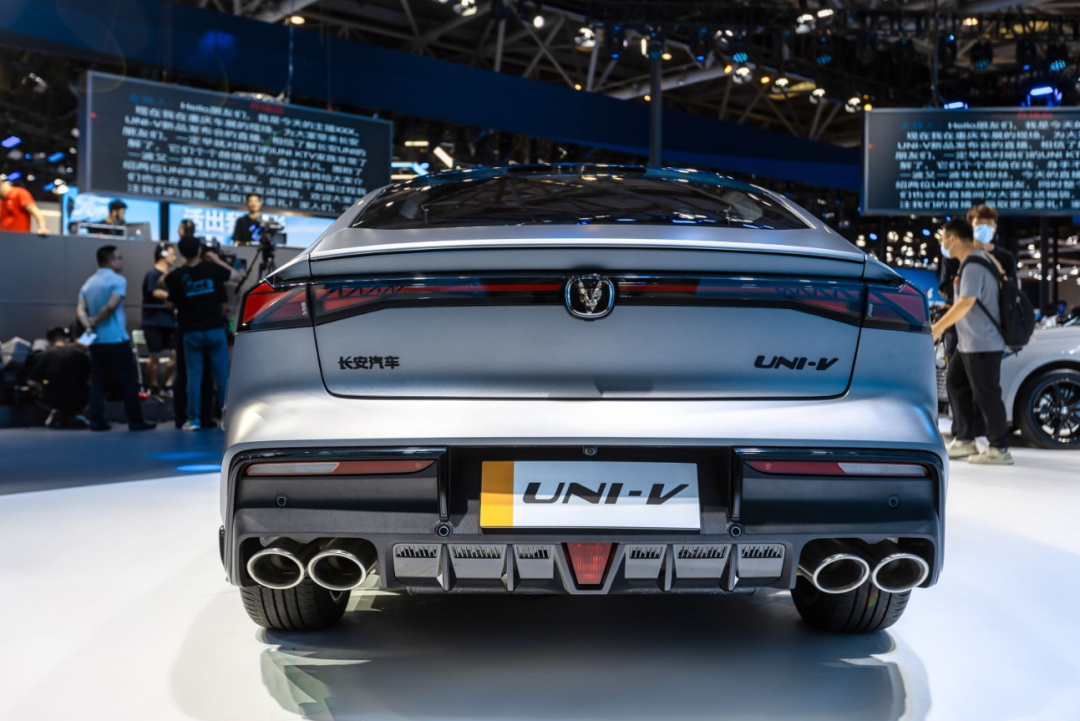 99万元起,uni-v 2.0t版本上市,混动版全球首发_凤凰网汽车_凤凰网