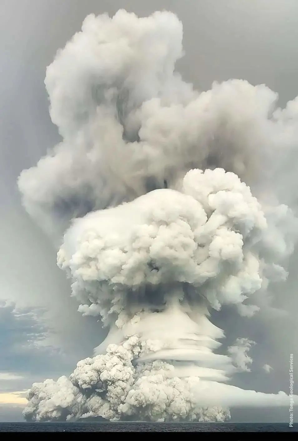 堪比1000顆廣島原子彈湯加史詩級火山爆發波及全球網友對中國有影響嗎