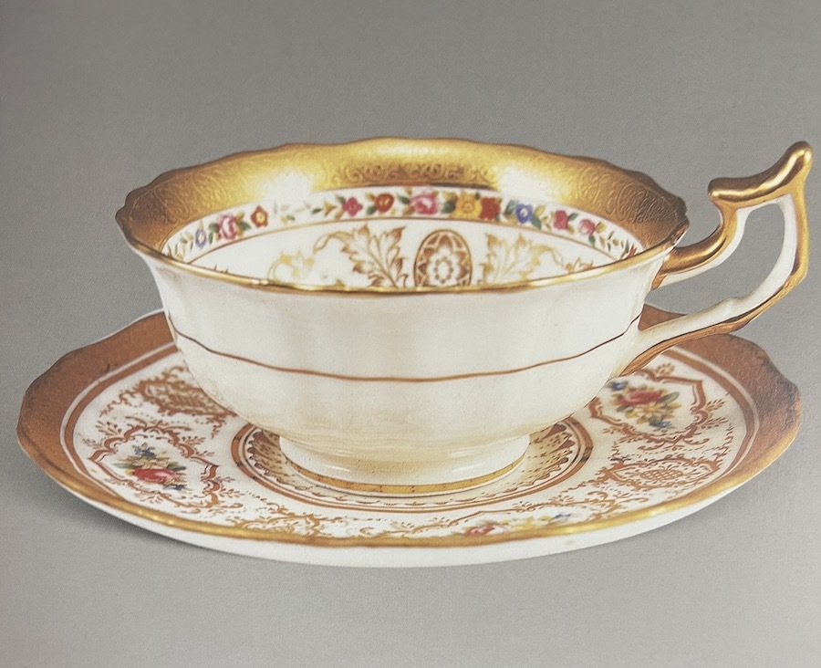 19世纪描金彩绘茶杯及托,上海市历史博物馆藏