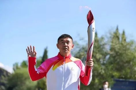 李佳军成为2022年北京冬奥会中国首棒火炬手
