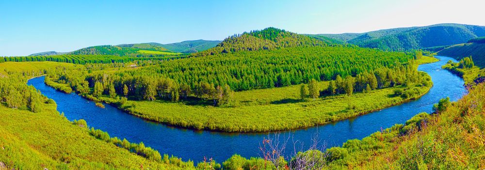↑这是阿尔山市哈拉哈河的夏日美景。(受访对象供图)