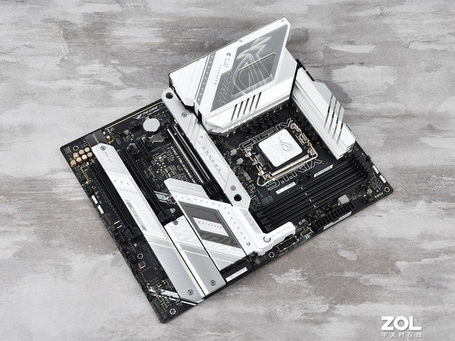 【有料评测】华硕Z790吹雪D4主板评测 全面的高端白色主板