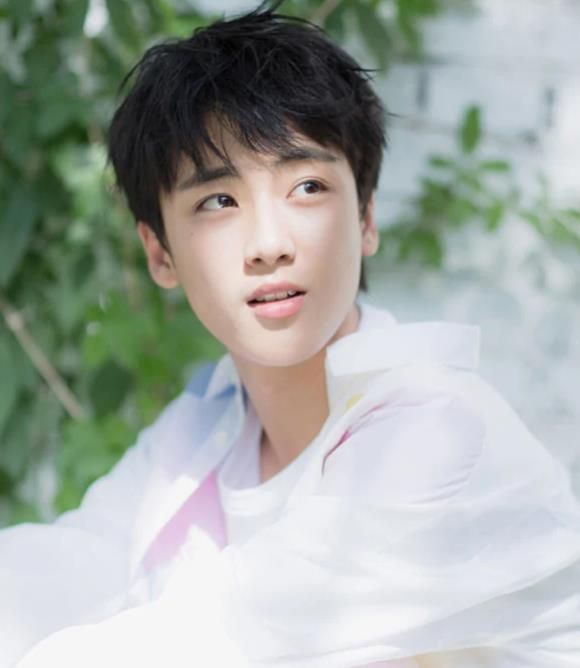 娱乐>明星>正文>据一床情书了解,马启越此次不仅是中戏状元,还是中传