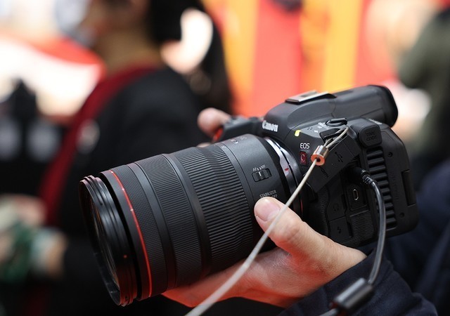 8K/60P内录 佳能EOS R5C视频领域破局者