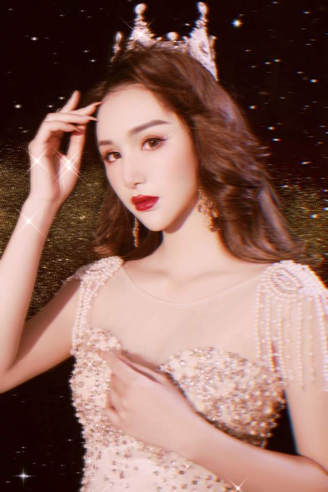 张一禾获世界小姐北部赛区冠军荣登《健康博览》杂志封面__凤凰网