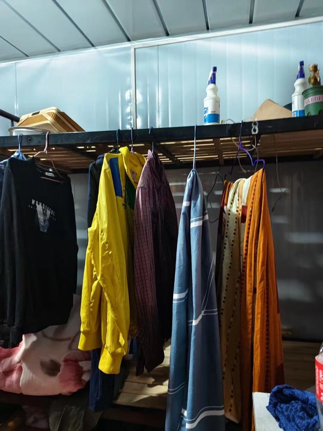 工人宿舍一般多人一间。受访者供图