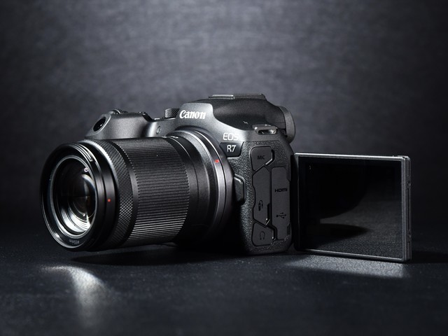 【有料评测】佳能EOS R7评测:全能的便携微单相机