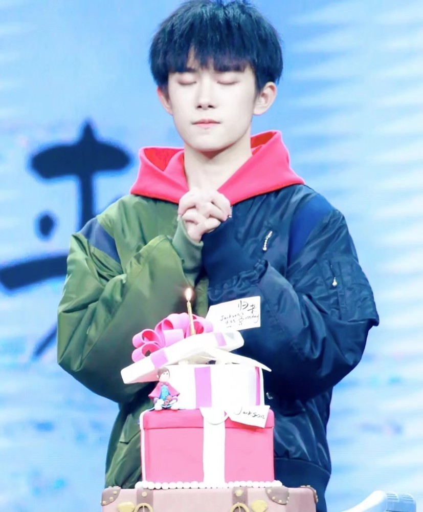 易烊千玺21岁生日发布新歌 , 两个好兄弟零点送祝福!__凤凰网